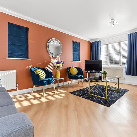 The Woodlands, Shortstay, Ideal For Families, Relocation, Contractors, Travel Stay Horley Bagian luar foto
