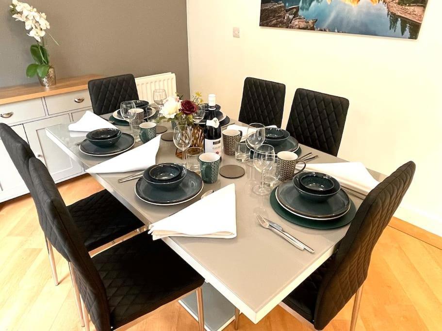 The Woodlands, Shortstay, Ideal For Families, Relocation, Contractors, Travel Stay Horley Bagian luar foto
