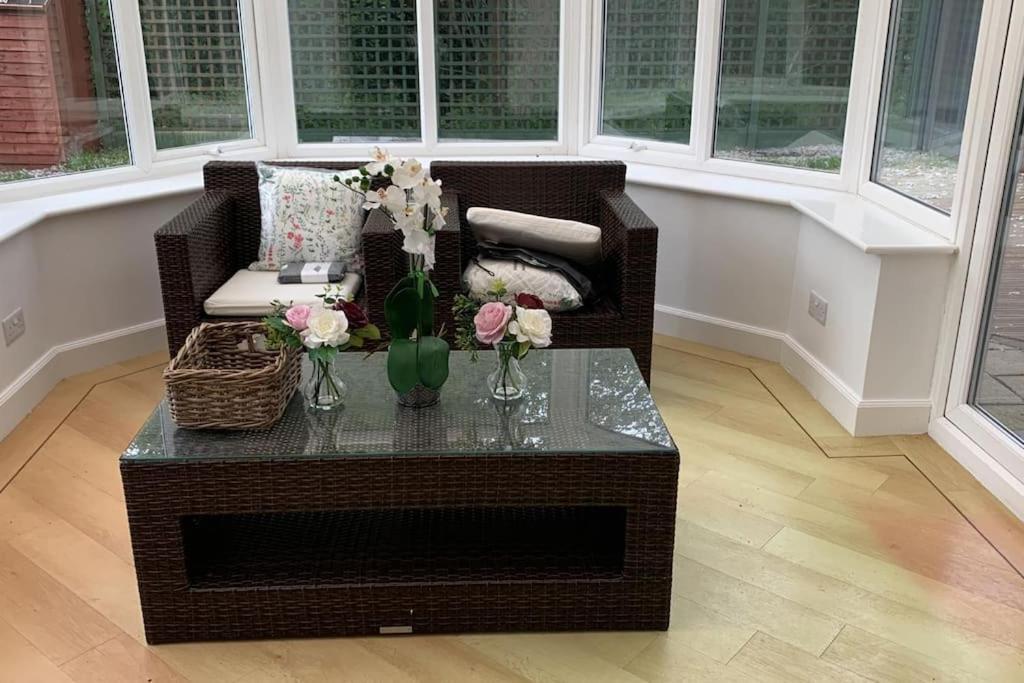 The Woodlands, Shortstay, Ideal For Families, Relocation, Contractors, Travel Stay Horley Bagian luar foto