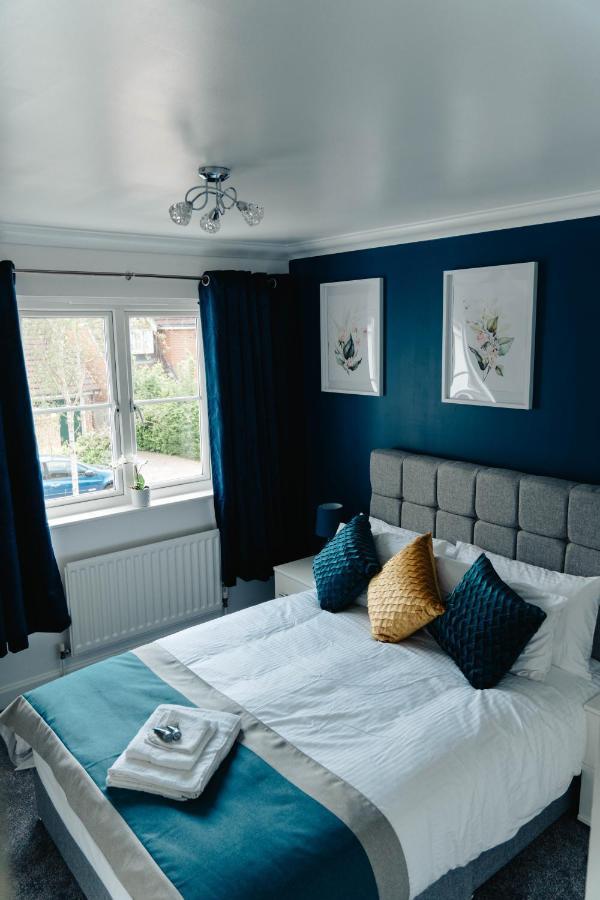 The Woodlands, Shortstay, Ideal For Families, Relocation, Contractors, Travel Stay Horley Bagian luar foto