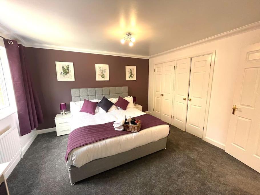 The Woodlands, Shortstay, Ideal For Families, Relocation, Contractors, Travel Stay Horley Bagian luar foto