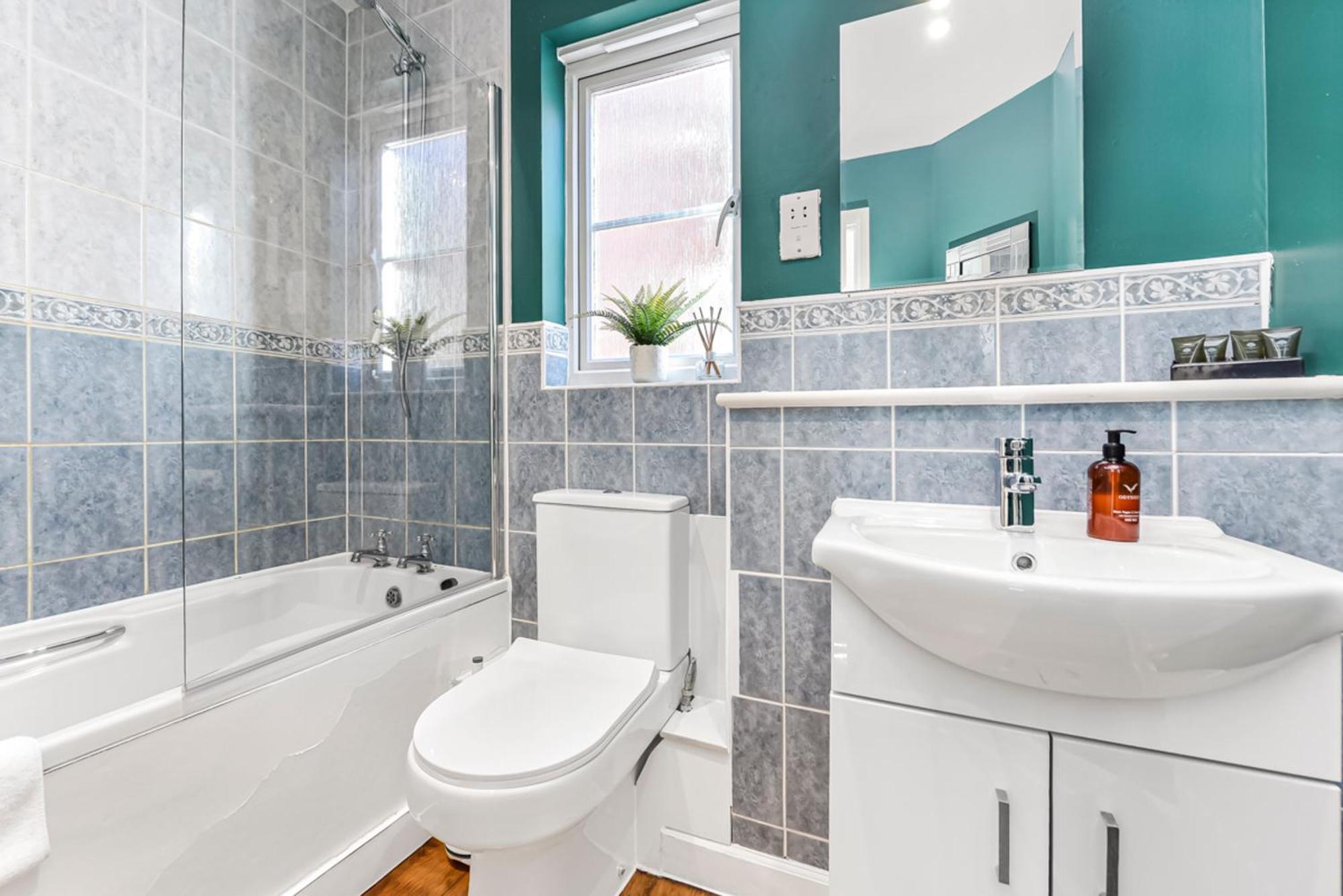 The Woodlands, Shortstay, Ideal For Families, Relocation, Contractors, Travel Stay Horley Bagian luar foto